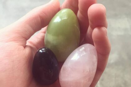 huevos vaginales de jade cuarzo rosa y obsidiana
